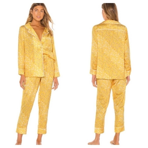 Revolve Plush Pajamas Women's Yellow Revolve Floral Pajama & Eye Mask Set Size M - Picture 1 of 13